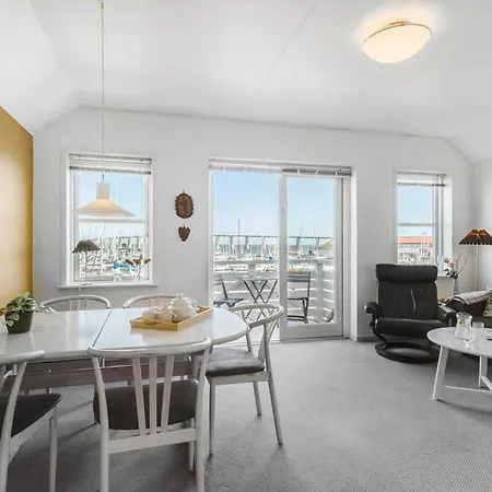 Apartament Lovely In *